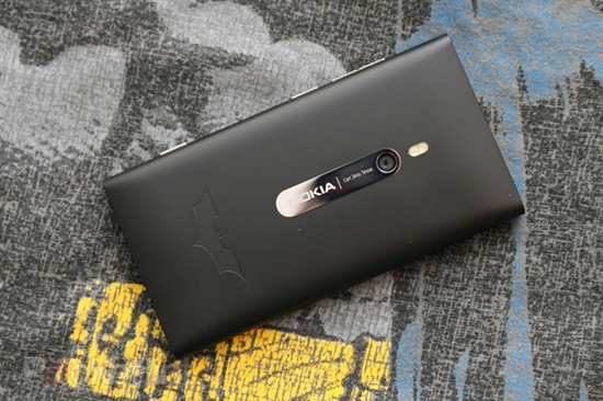诺基亚智能Lumia 800蝙蝠侠限量版图赏