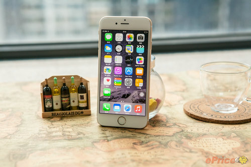 大降价啦，各位亲们赶紧行动吧！苹果 iPhone 6 港版只要5399元！