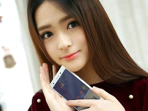 气质美女清纯来袭 中兴星星2号手机图赏 
