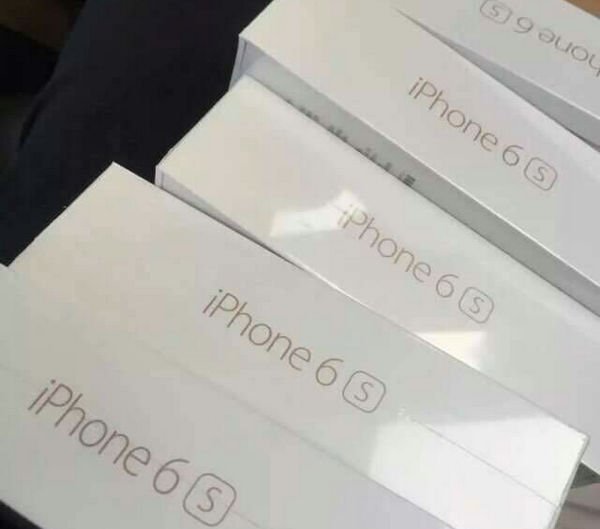 卖爆了，国庆节卖得最火的还是6S。打造苹果IPHONE平价超市，今天来的是IPAD MINI!
