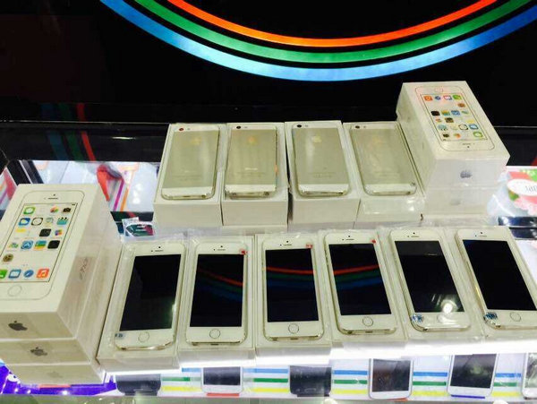 终于把你等来了，大内存苹果IPHONE 5S国行未激活到货了，数量有限。预定的小伙伴们抓紧过来拿货！