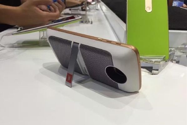 联想新旗舰Moto Z国行9月杀到：售价太狠了！