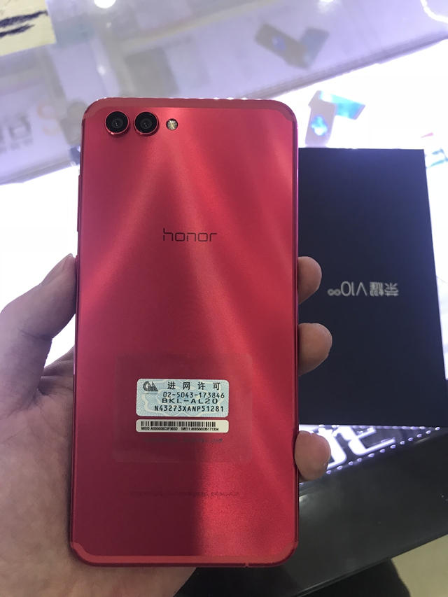 华为荣耀V10现货出一台[机智] 真机图赏 大红色