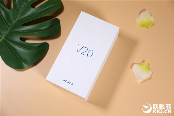 荣耀V20魅海蓝开箱图赏：V型极光纹理抢眼