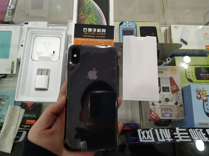 优势货源！全新美版苹果XSMAX出一台！今天到货少量若干台！全新的哦5599元一年保修支持验证！现货不用等