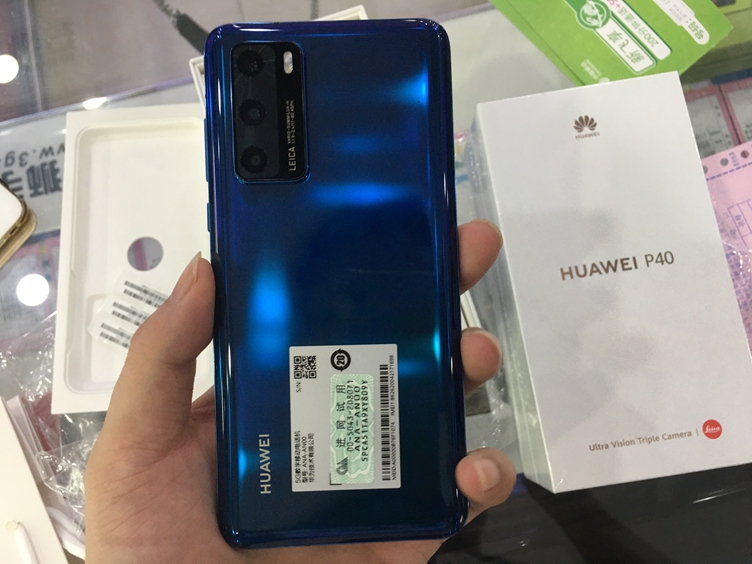 超感光莱卡5000万像素华为P40深海蓝8+128G出一台！麒麟990双模5G无线充电40w超级闪充！4050元起