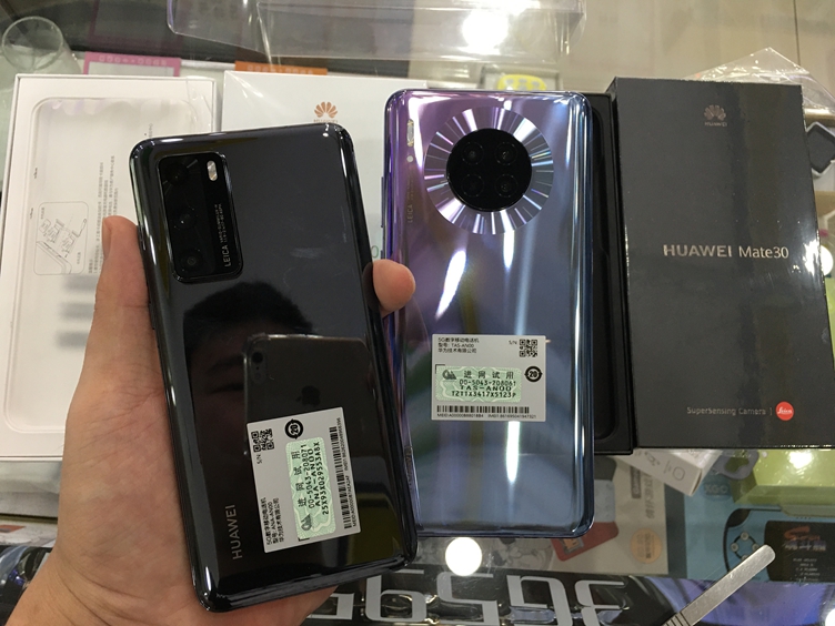 华为高端旗舰机mate305G版星河银，华为P405G版亮黑色各出一台！货真价实当场拆封激活，价格冰点，实惠透明，买华为