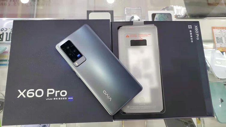 【一机一朋友·用心卖好机】   VIVOX60Pro原力12+256G走一台！  独特蔡司主镜头！超窄曲面屏！高端大气