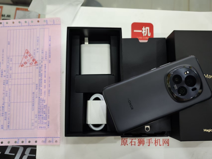  5G 荣耀 超级旗舰 Magic6Pro  16+512 黑色出一台！高端大气，价格便宜  性价比超高