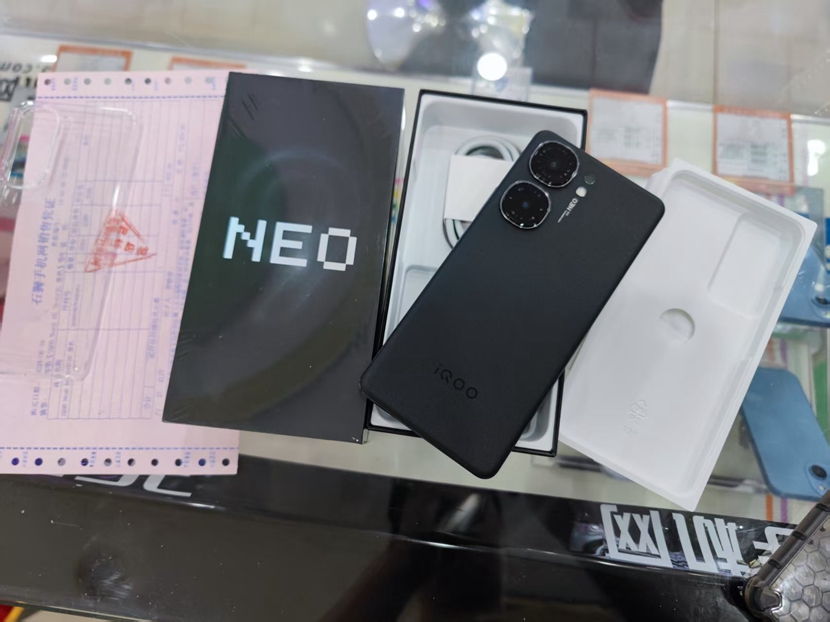  一机一朋友，用心卖好机  全套充新，二手良品！iQOO Neo9 12+256出一台！  买手机，到一机网！网上手机平