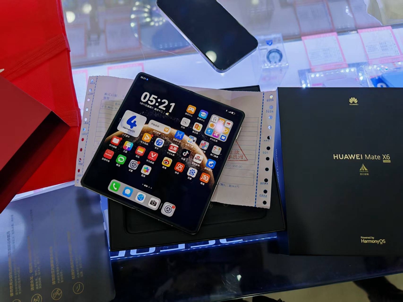 全新原封装华为折叠旗舰机MateX6 12+512G出一台！！！价格优势，精品好机，尽在一机网