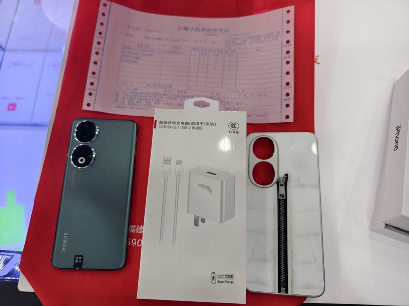 二手良品 荣耀90 16+256G出一台 价格便宜成色好 配充电器膜壳